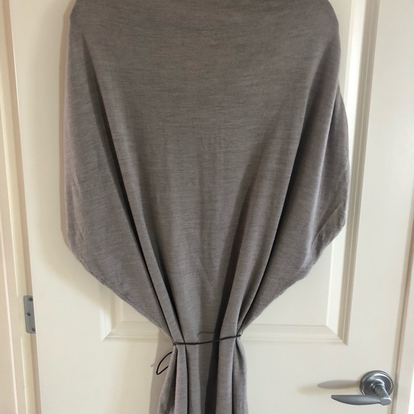 EMU 3/4 length top worn with leggings or jeans - Picture 4 of 7